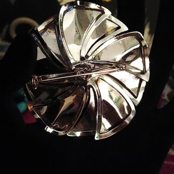 Brooch - Picture 2 of 3